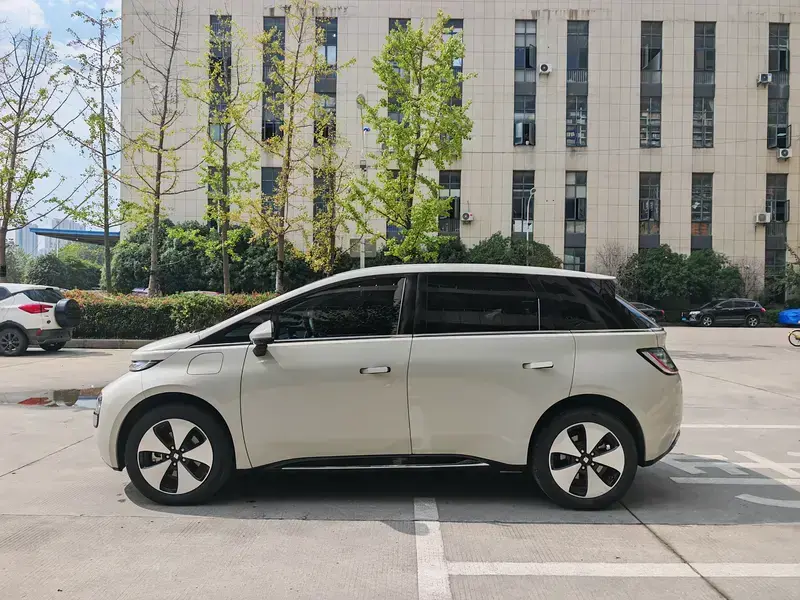2023 Baojun Cloud с пробегом 30 000 км