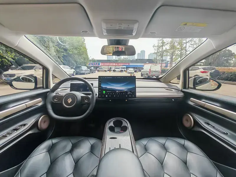 2023 Baojun Cloud с пробегом 30 000 км