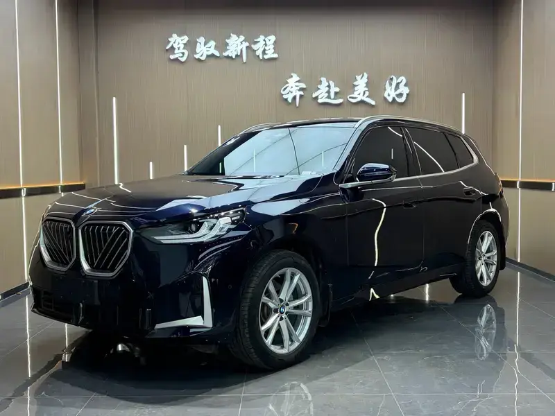 2025 BMW X3 M40i с пробегом 12 700 км