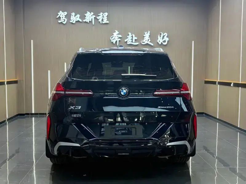 2025 BMW X3 M40i с пробегом 12 700 км