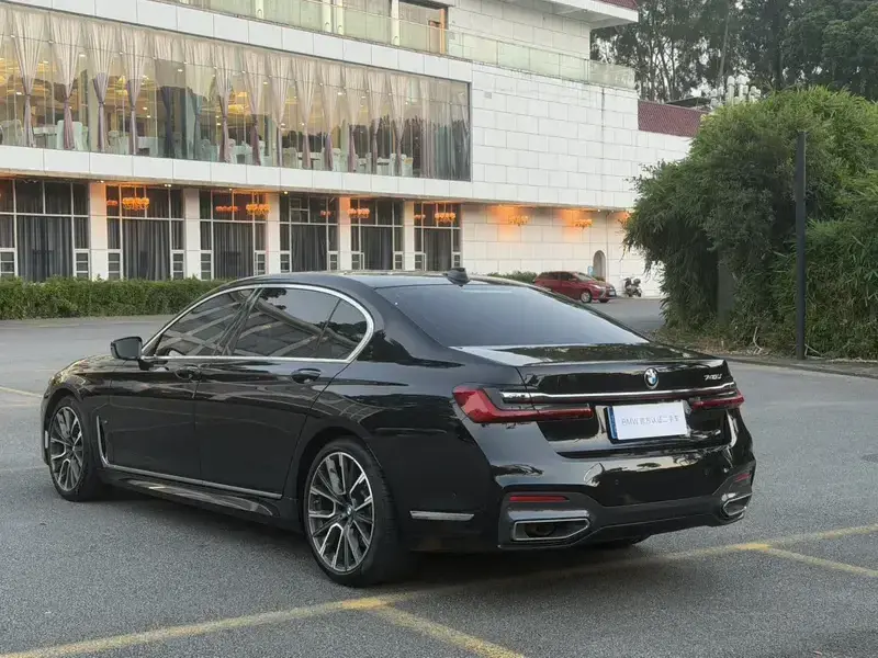 2021 BMW M760Le с пробегом 124 000 км