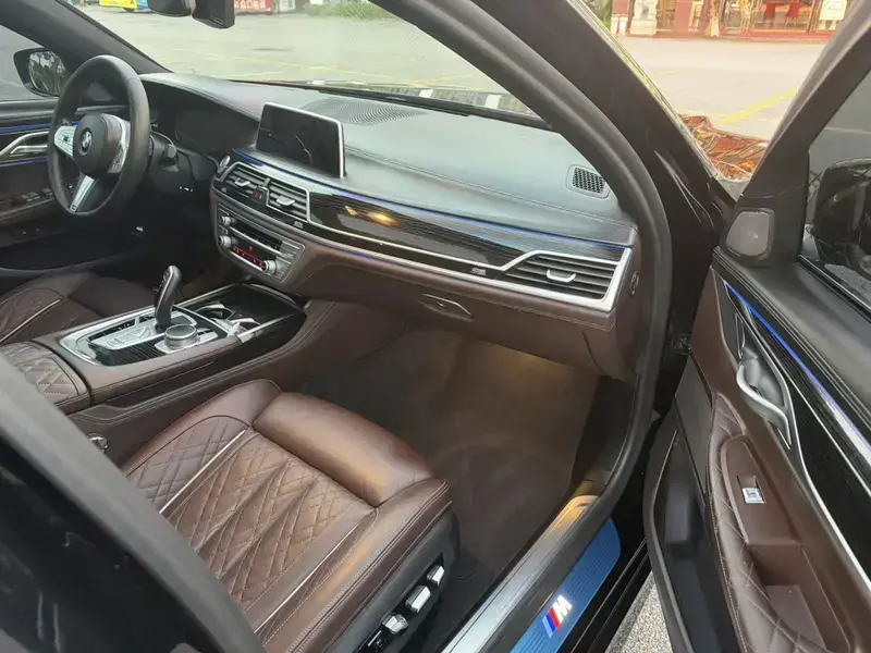 2021 BMW M760Le с пробегом 124 000 км