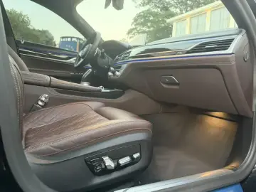 2021 BMW M760Le с пробегом 124 000 км