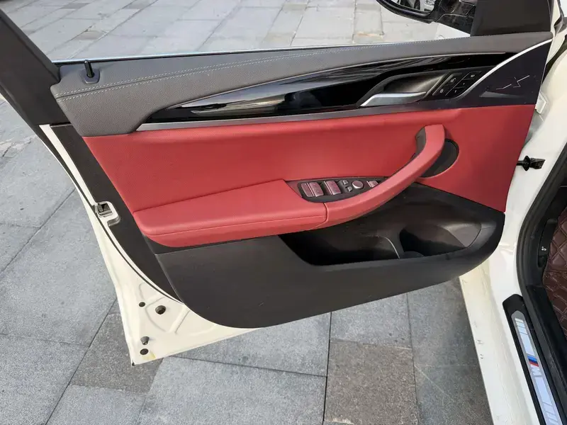 2023 BMW X3 M40i с пробегом 31 000 км