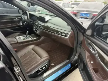 2017 BMW M760Le с пробегом 150 000 км