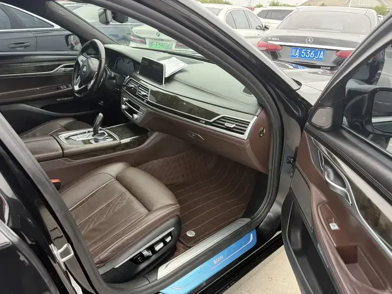 2017 BMW M760Le с пробегом 150 000 км