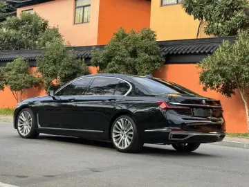 2021 BMW M760Le с пробегом 99 000 км