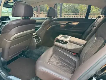 2021 BMW M760Le с пробегом 99 000 км