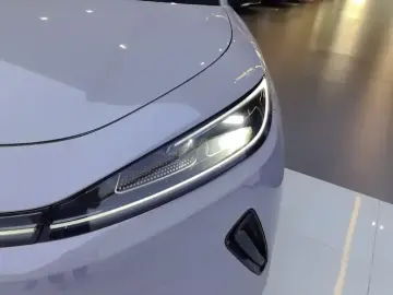 2025 BYD Hai Shi 05 EV с пробегом 33 000 км