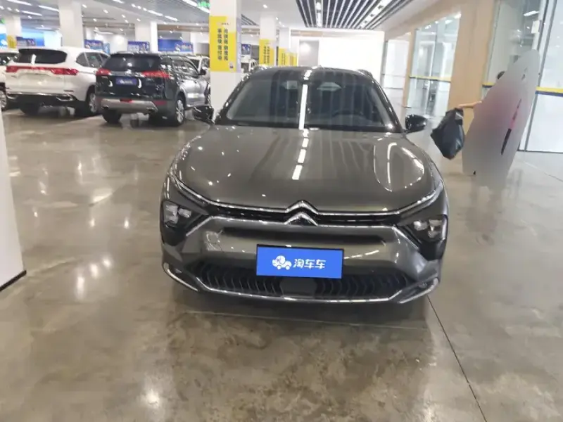 2023 Citroen Versailles C5 X с пробегом 30 000 км