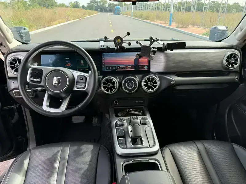 2021 Crossboundary Auto Co-created Tank 300 с пробегом 110 000 км