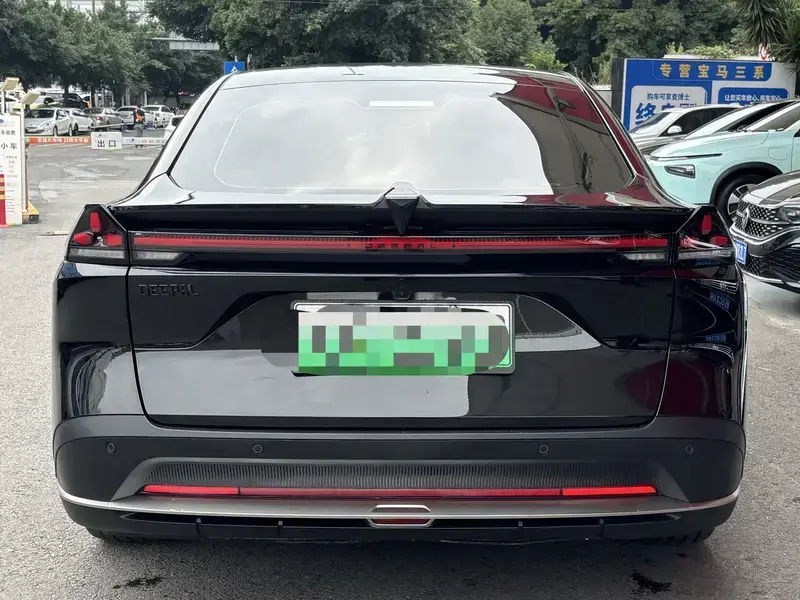 2025 Changan Shenlan L07 с пробегом 19 000 км