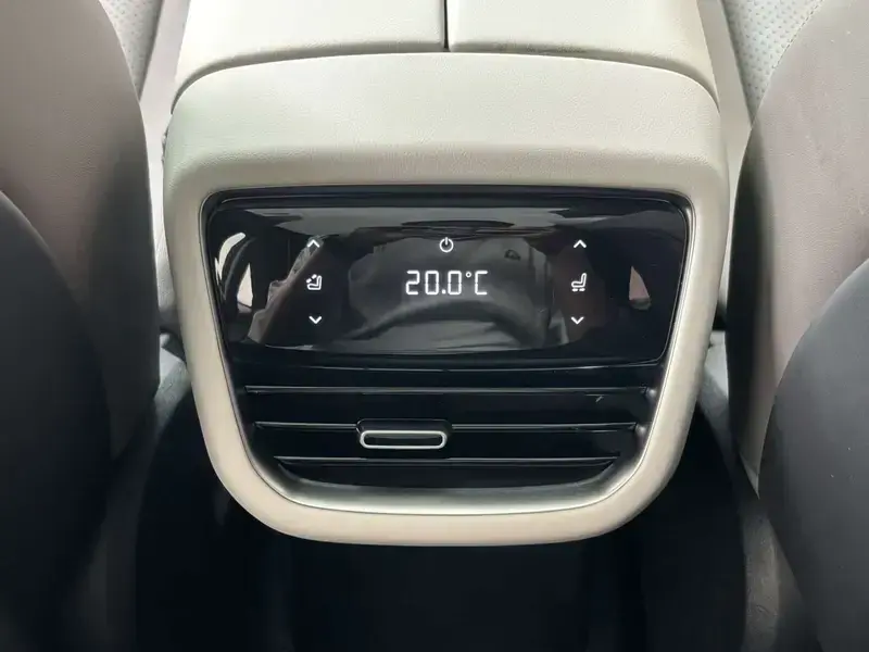 2025 Changan Shenlan L07 с пробегом 19 000 км