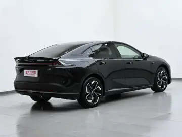 2026 Changan Shenlan L07 с пробегом 400 км