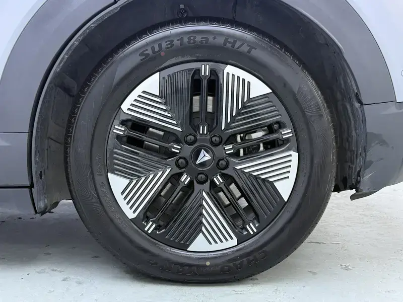 2024 Changan Shenlan S05 с пробегом 13 400 км