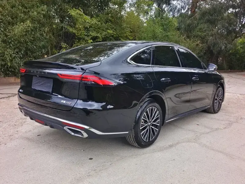 2026 Geely Classic Emgrand с пробегом 10 000 км