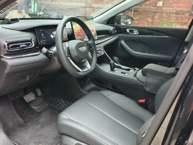 2026 Geely Classic Emgrand с пробегом 10 000 км
