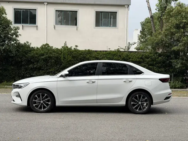 2025 Geely Classic Emgrand с пробегом 17 700 км
