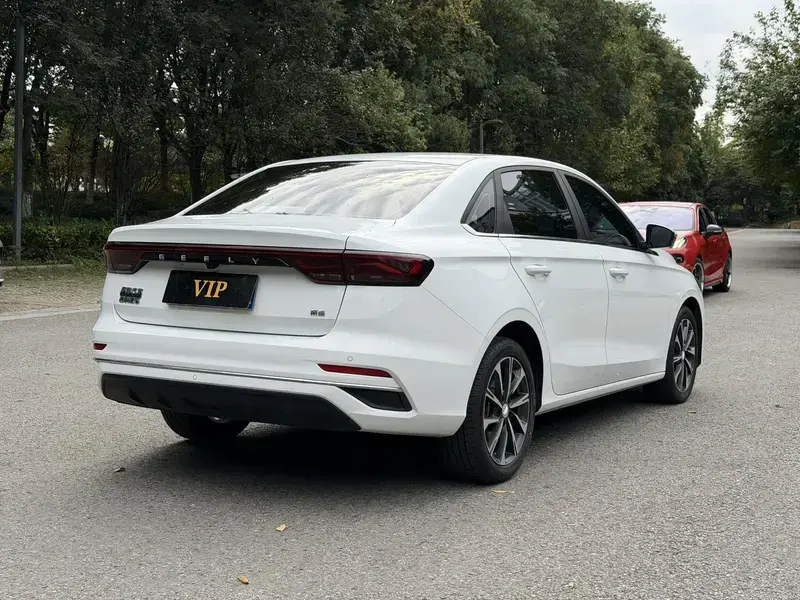 2025 Geely Classic Emgrand с пробегом 17 700 км