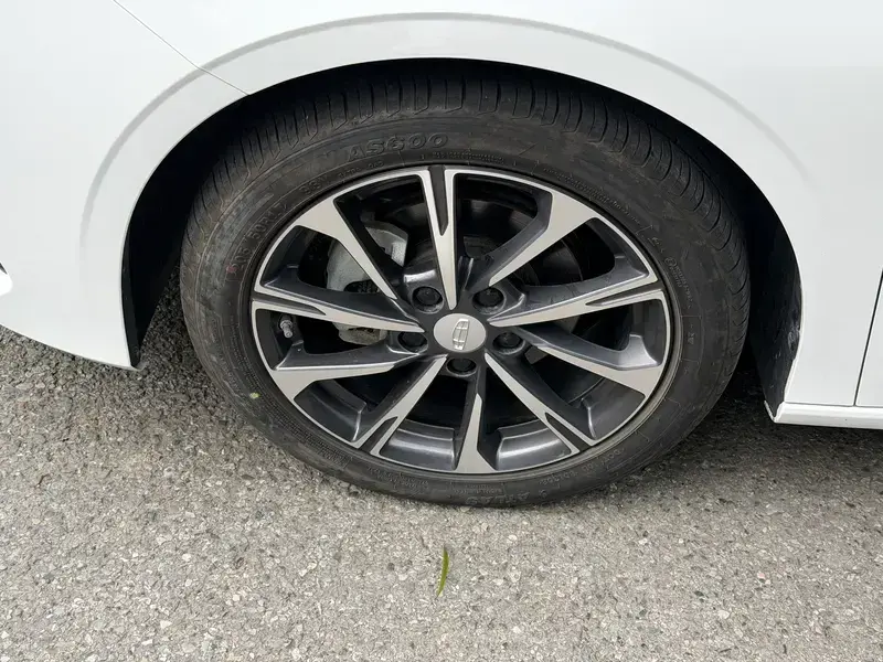 2025 Geely Classic Emgrand с пробегом 17 700 км