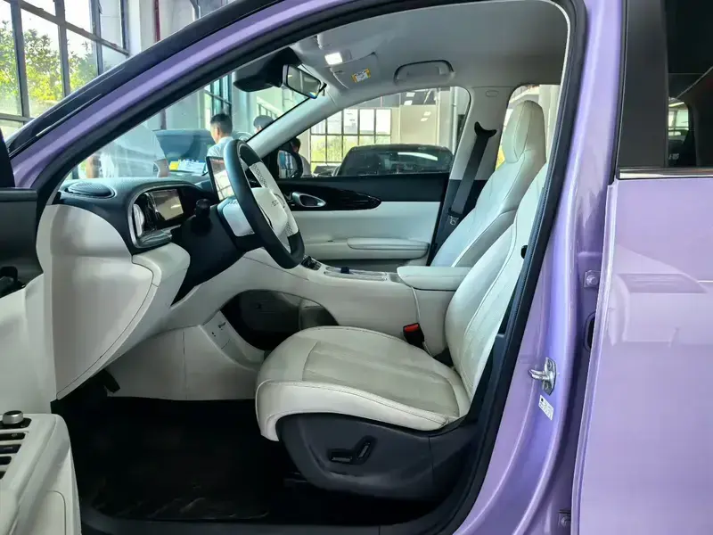 2025 Geely Starry Wish с пробегом 12 000 км