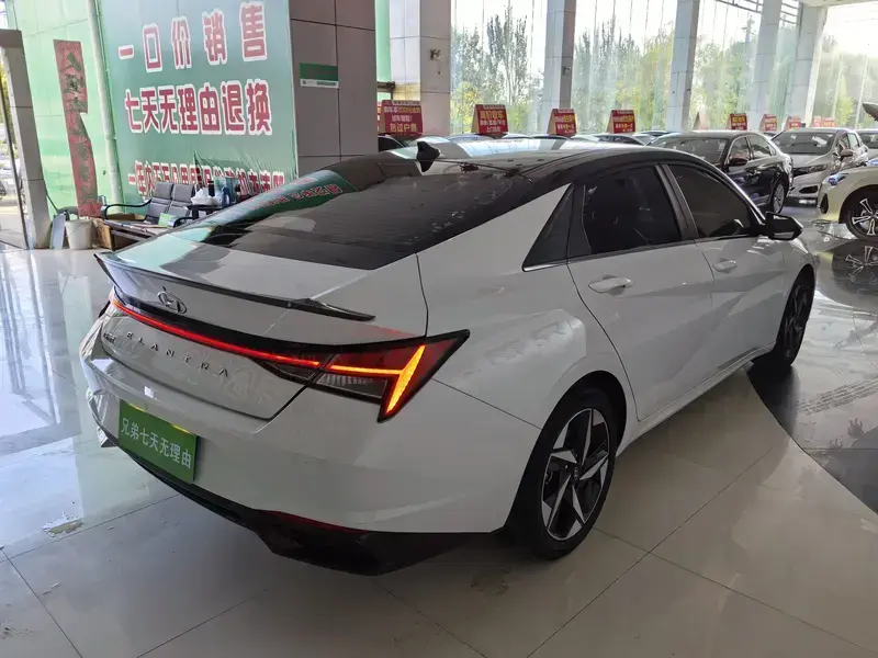 2021 Hyundai Elantra Plug-in Hybrid с пробегом 53 900 км
