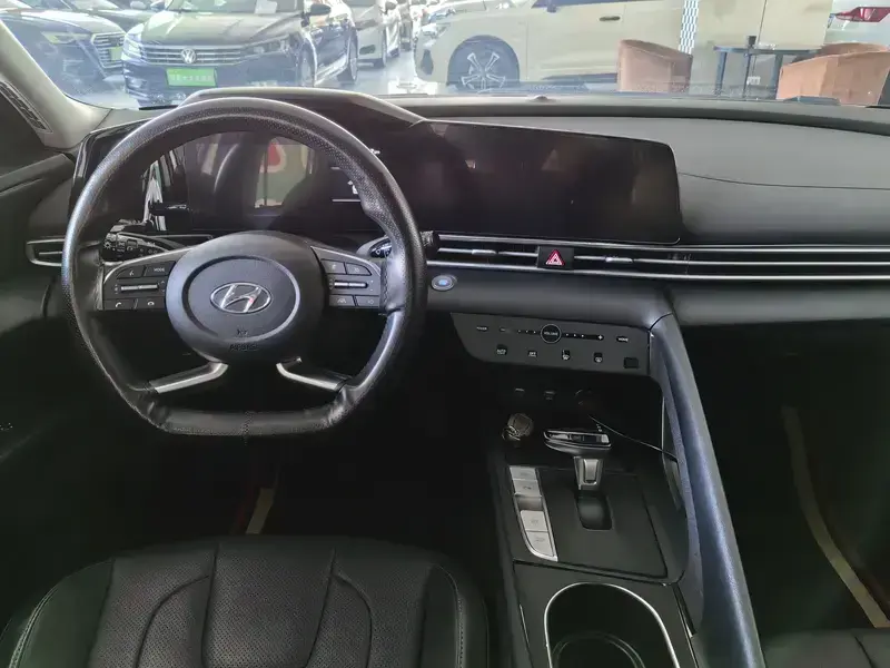 2021 Hyundai Elantra Plug-in Hybrid с пробегом 53 900 км