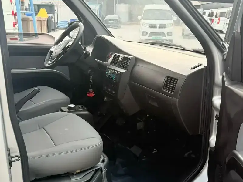 2023 Wuling Wuling Rongguang EV с пробегом 146 000 км