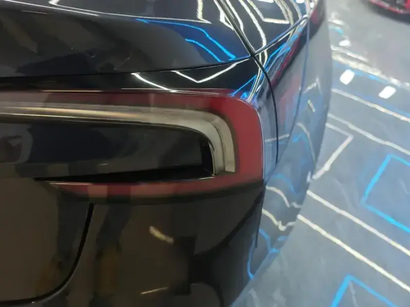 2025 Tesla Model 3 с пробегом 11 000 км