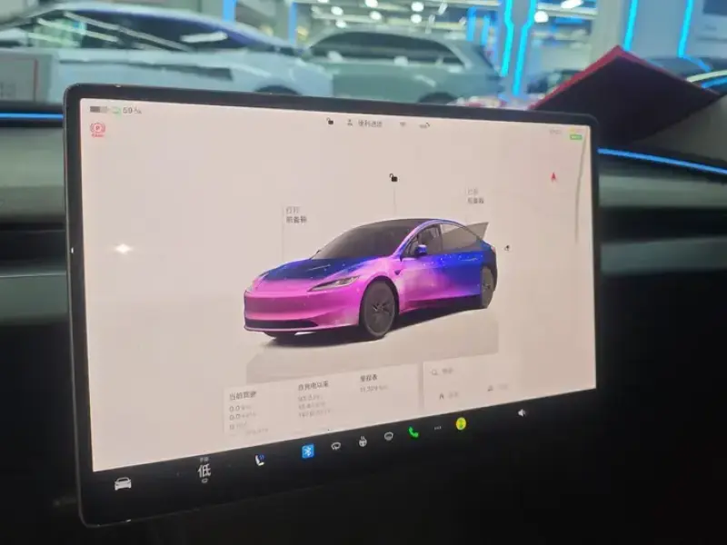 2025 Tesla Model 3 с пробегом 11 000 км