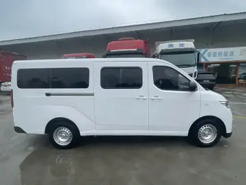 2024 Wuling Wuling Yangguang с пробегом 18 000 км