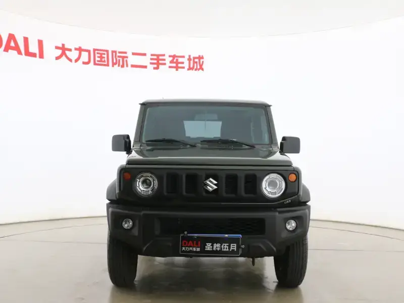 2025 Suzuki Jimny с пробегом 5 600 км