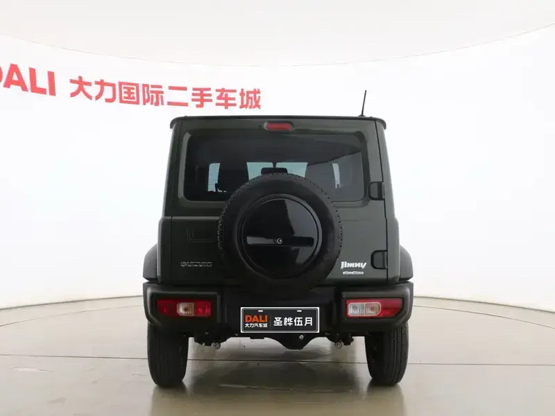 2025 Suzuki Jimny с пробегом 5 600 км