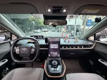 2024 Toyota bZ3 с пробегом 45 000 км