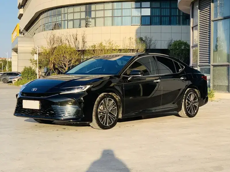2024 Toyota Camry с пробегом 56 000 км