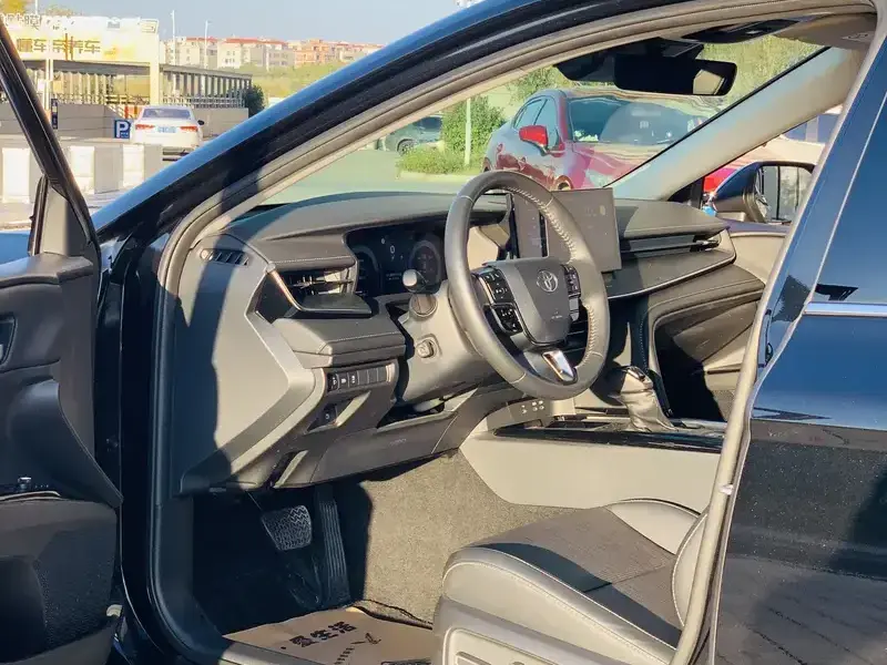 2024 Toyota Camry с пробегом 56 000 км