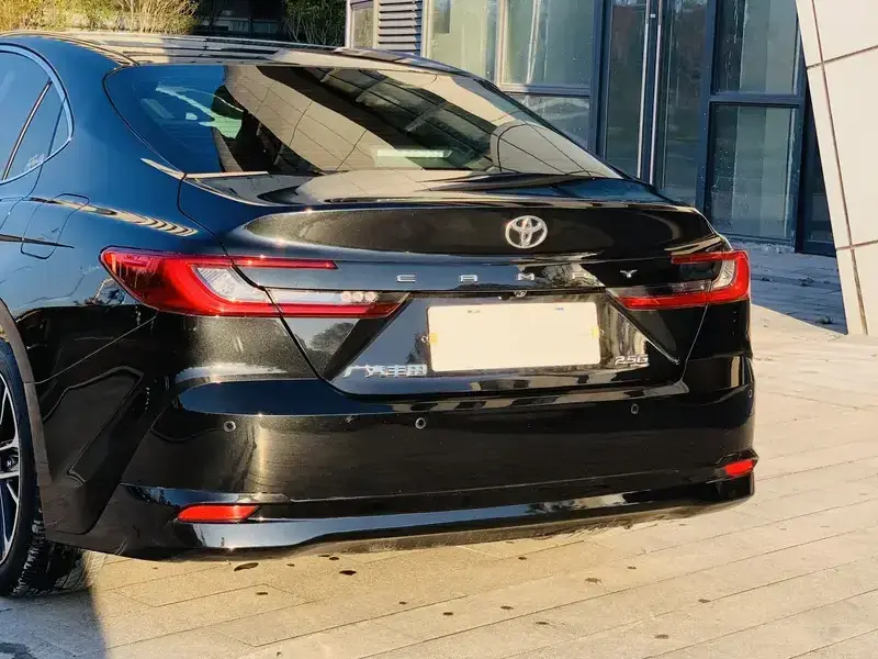 2024 Toyota Camry с пробегом 56 000 км