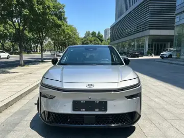 2026 Toyota bZ3X с пробегом 1 500 км