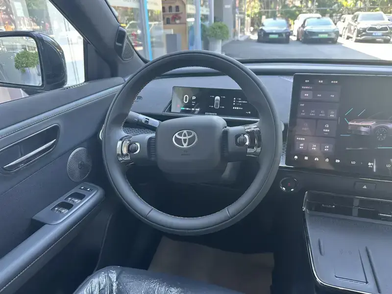 2026 Toyota bZ3X с пробегом 1 500 км