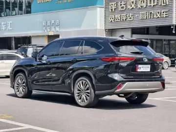 2022 Toyota Highlander с пробегом 87 000 км