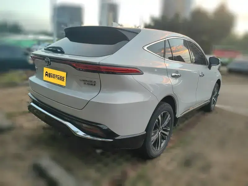 2023 Toyota Venza с пробегом 52 000 км