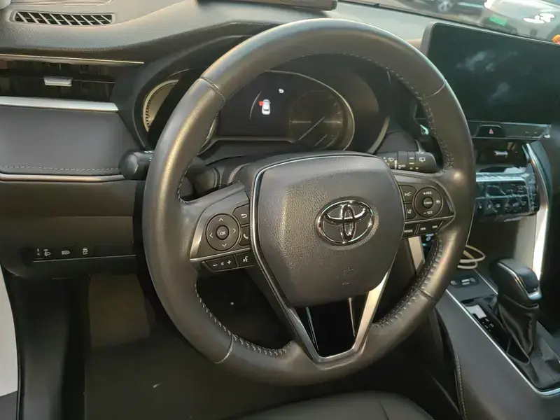 2023 Toyota Venza с пробегом 52 000 км
