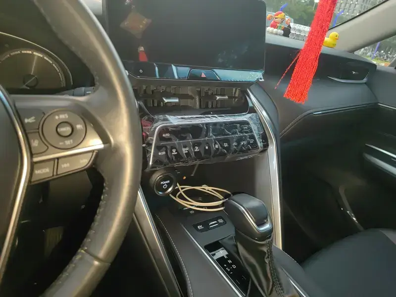 2023 Toyota Venza с пробегом 52 000 км