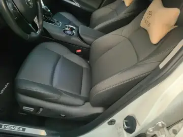 2023 Toyota Venza с пробегом 52 000 км