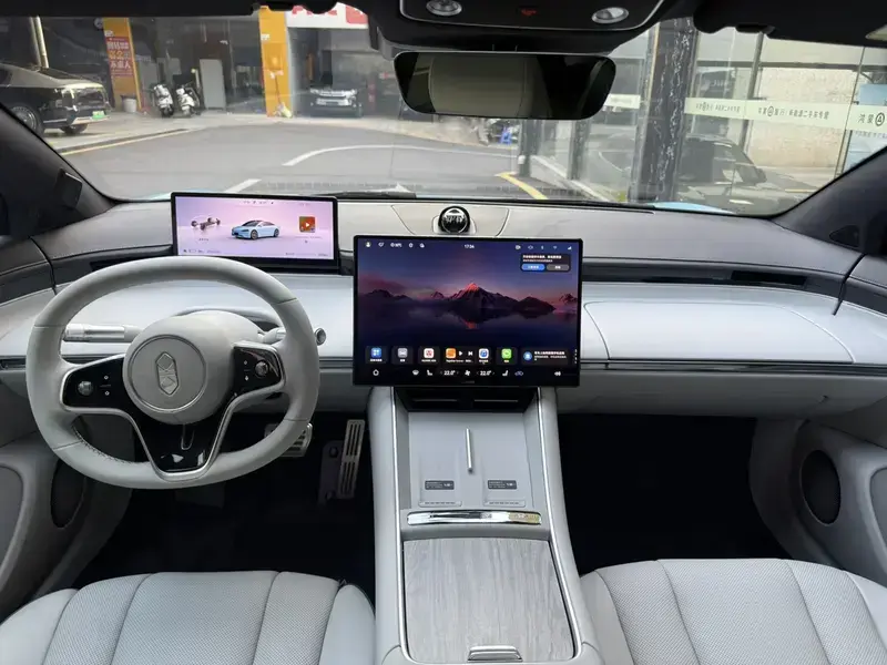 2026 Luxeed S7 с пробегом 3 000 км