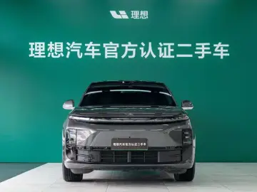 2025 Li Auto (Lixiang) L6 с пробегом 16 700 км
