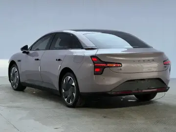 2025 Xpeng Mona M03 с пробегом 11 000 км
