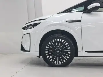 2026 Xpeng X9 с пробегом 23 000 км