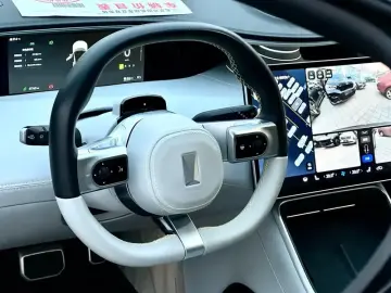 2022 Avatr 11 с пробегом 37 000 км