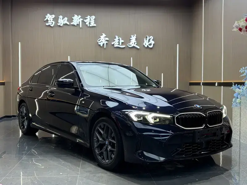 2025 BMW 3 серии с пробегом 22 200 км